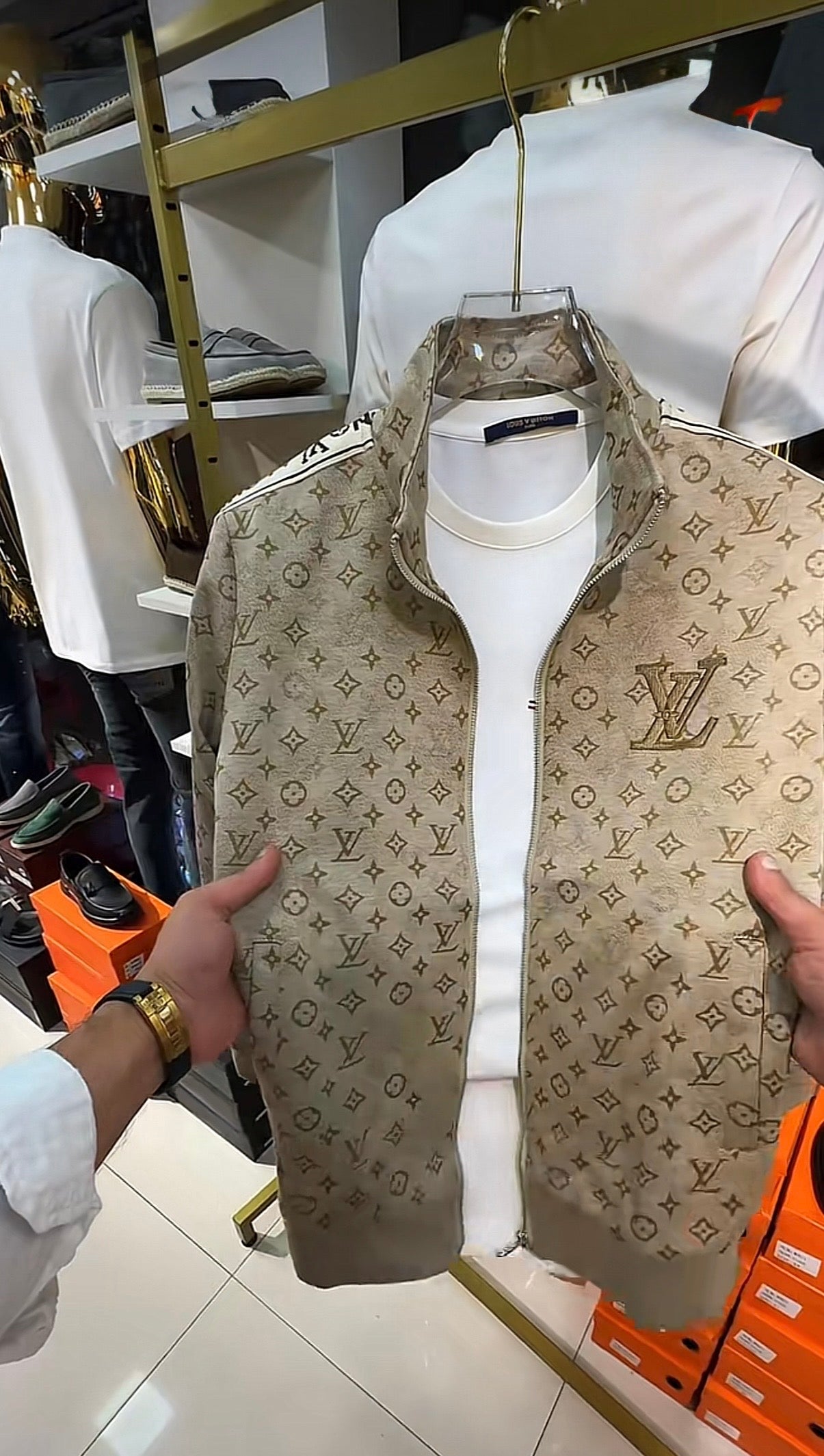 L.V  - Collection tracksuit 2025